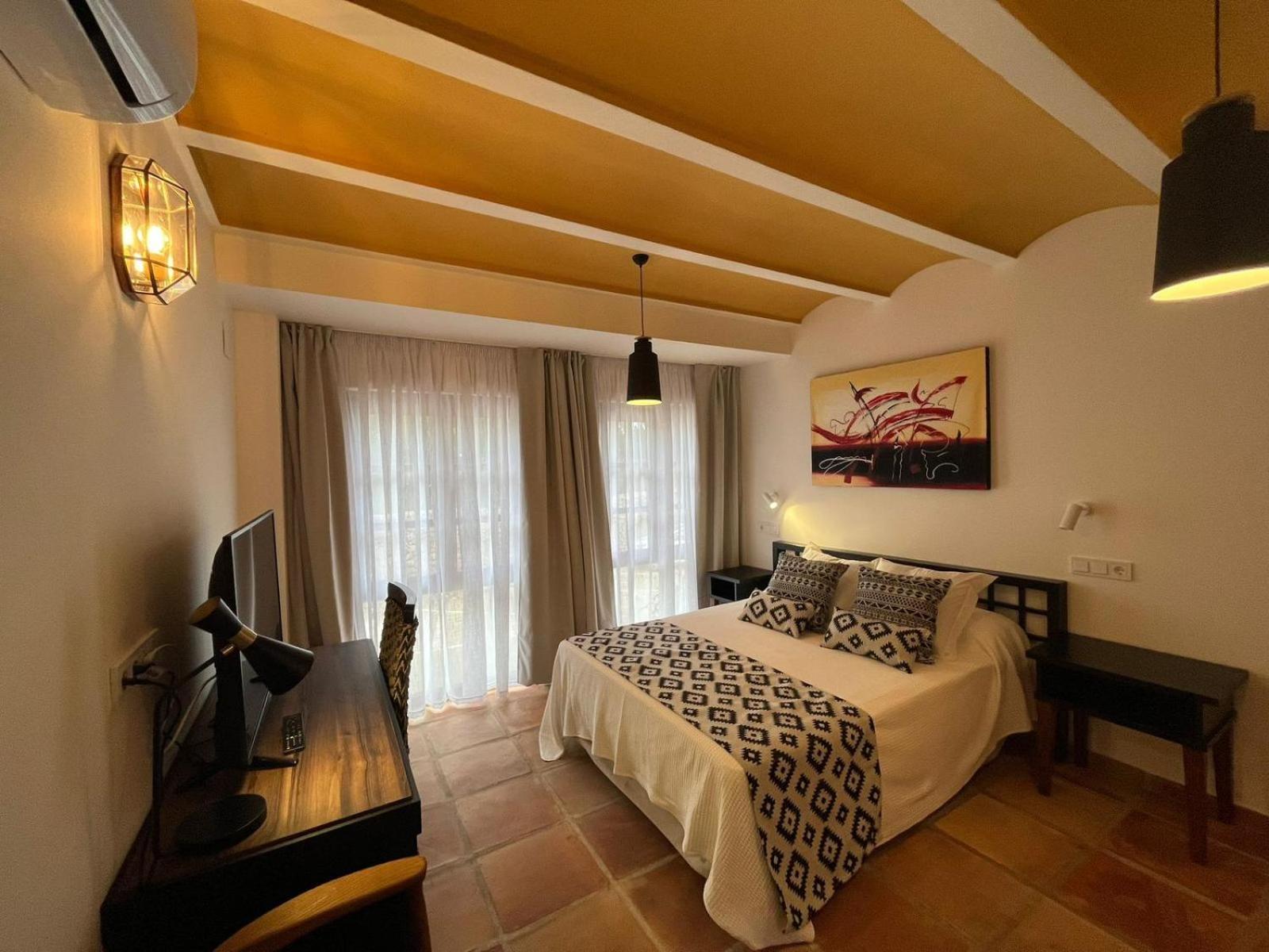 Alahuar Hotel